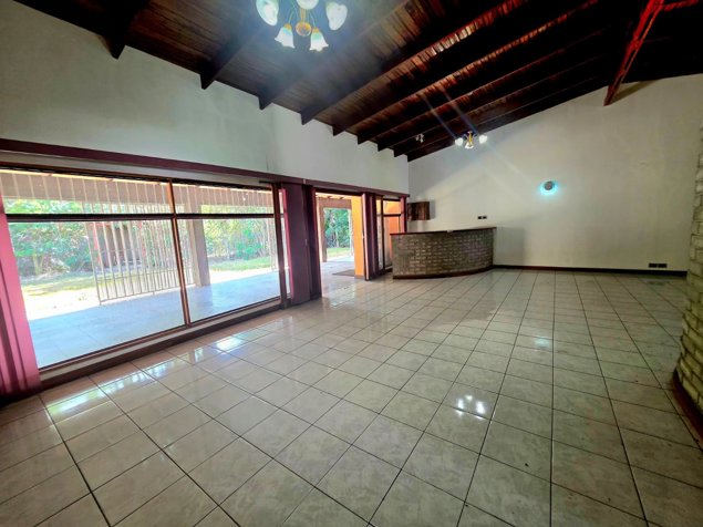 VENTA DE CASA USO DE SUELO MIXTO, SAN JOSÉ, GUACHIPELIN in San Rafael, Escazú, San José — $443,000