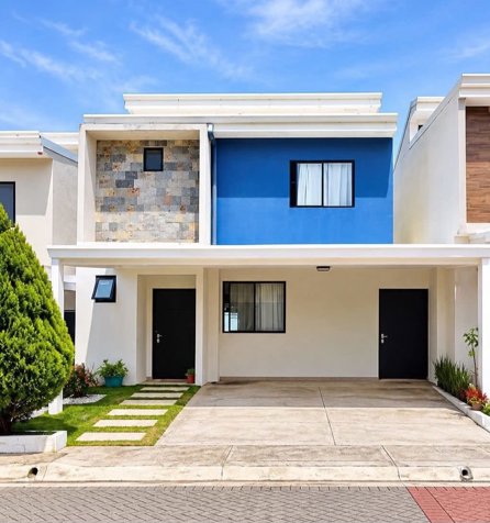 Casa en Condominio Vista de las Flores en Ulloa de Heredia in Ulloa, Heredia — $250,000