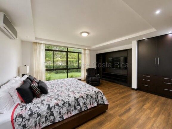 Venta de Apartamento en Río Oro-Santa Ana. RAH 26-1952 in Santa Ana, San José — $345,000