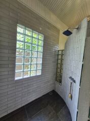 Casa privada de 3 dormitorios y 2 niveles en venta en Quizarra, Pérez Zeledón in Cajón, Pérez Zeledón, San José — $625,000 - Photo 5 of 26