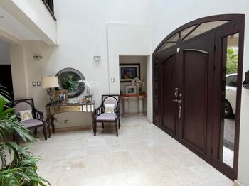 Venta de Casa en Santa Ana, San José. en Santa Ana, San José — $1,850,000 - Foto 4 de 10