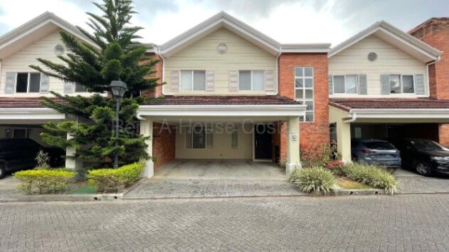 Casa en condominio con cómodas amenidades en Escazú #26-1761 GS en San Antonio, Escazú, San José — $230,000