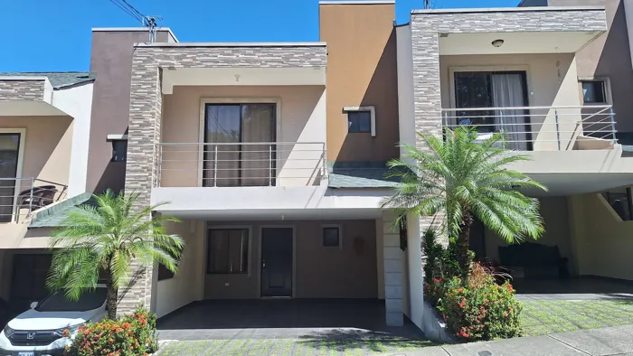 Casa En Venta En Condominio Altavista, Colón De Mora, San José in Colón, Mora, San José — $204,852 - Photo 2 of 8