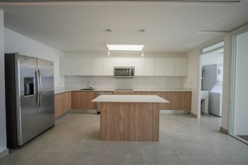 Casa con Linea blanca de 3 habitaciones en Condominio La Vita en San Antonio, Escazú, San José — $2,200 - Foto 3 de 22