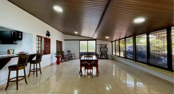 SE VENDE BELLA PROPIEDAD Y CASA EN GRECIA, ALAJUELA  en Grecia, Alajuela — ₡ 140 000 000 - Foto 2 de 10
