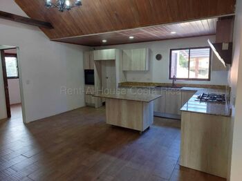 Venta | Quinta de lujo con río y 12 habitaciones en San Rafael de Heredia #26-2248 in Ángeles, San Rafael, Heredia — $1,500,000 - Photo 4 of 17