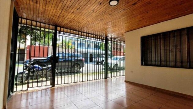 Venta de Casa en Tibás, San José. RAH 26-1106  in San Juan, Tibás, San José — ₡ 94 000 000