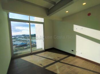 Penthouse de dos niveles con alta rentabilidad en Torres de Heredia #26-1807 GS en Ulloa, Heredia — $242,800 - Foto 5 de 8