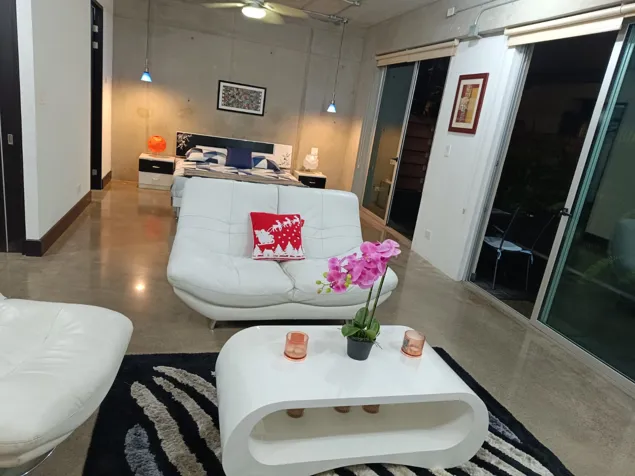 Alquiler loft con terraza privada y diseño urbano, Escazú. (FE) en San Rafael, Escazú, San José — $1,700 - Foto 2 de 12