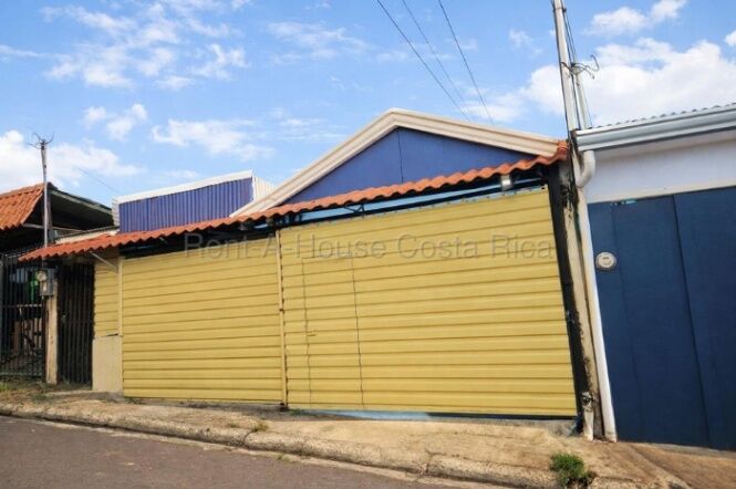 Venta de Casa en El Guarco de Tobosí. RAH 27-64 in Tobosi, El Guarco, Cartago — $95,000