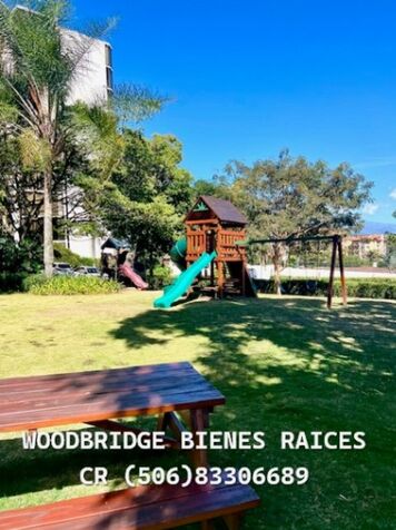 Condominio en alquiler Escazu $2.900 / 300 metros, amplio, con vista en Escazú, San José — $2,900