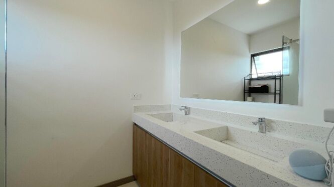 Venta de Casa en Condominio - Escazú - Espectacular Vista hacia el Valle Central. RAH 26-807 in San Antonio, Escazú, San José — $212,000