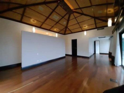 Alquiler de Lujosa Mansión en Pozos de Santa Ana.  en Pozos, Santa Ana, San José — $10,000