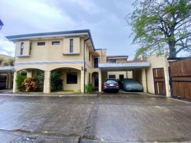 Vent de Casa en Santa Ana Centro en Santa Ana, San José — $250,000 - Foto 2 de 19