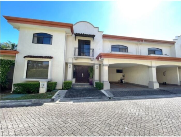 VENDO CASA EN POZOS DE SANTA ANA. en Pozos, Santa Ana, San José — $4,290,000
