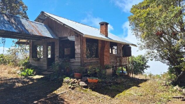 FINCA 2.7HA CON CABAÑA, VISTA AL MAR Y BOSQUE PÉREZ ZELEDÓN en Páramo, Pérez Zeledón, San José — $199,999