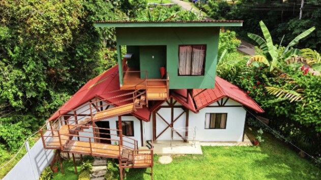 VENTA DE CASA Y 2 APARTAMENTOS EN DANIEL FLORES, PEREZ ZELEDON: EXCELENTE INVERSION in San Isidro De El General, Pérez Zeledón, San José — $250,000
