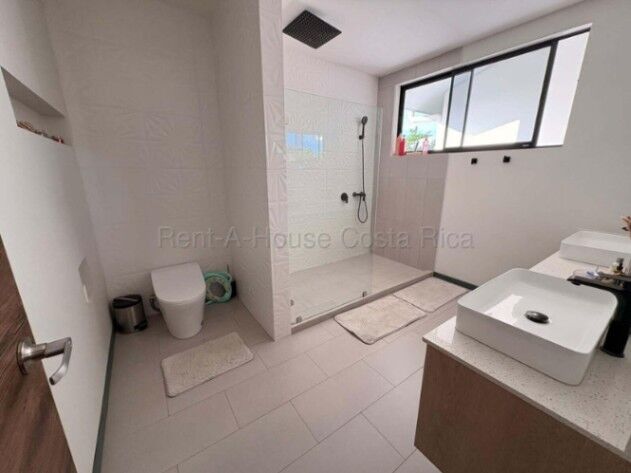 CASA EN VENTA EN LA GUÀCIMA ALAUELA in Guácima, Alajuela — $450,000