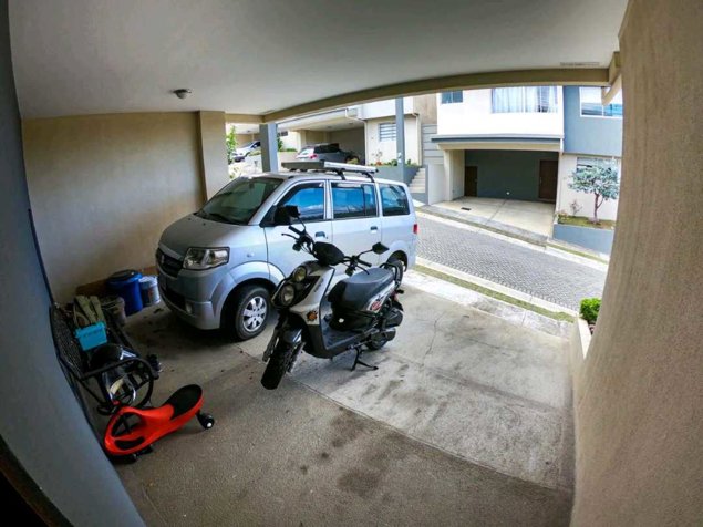 Casa en venta en condominio Vivendis. en San Vicente, Moravia, San José — $160,000