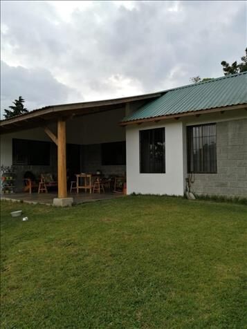 Quinta con Hermosa casa en Paraíso, Cartago en Paraíso, Cartago — ₡ 183 000 000
