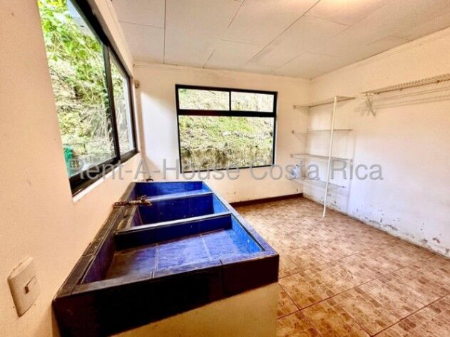 Venta de Casa en La Unión-Tres Ríos. en Tres Ríos, La Unión, Cartago — $650,000