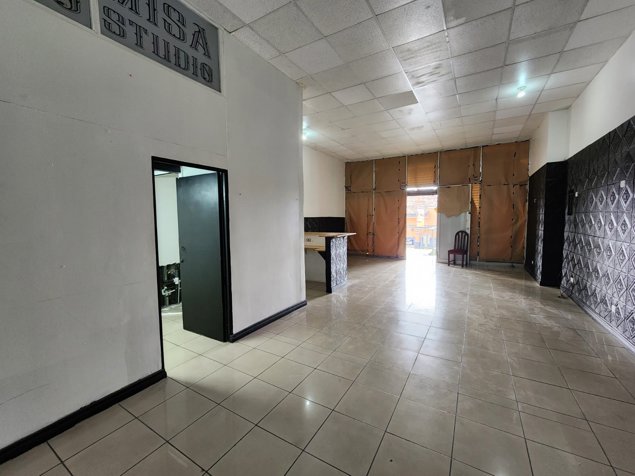 ALQUILER DE LOCALES EN CENTRO COMERCIAL, SAN JOSE, CURRIDABAT en Curridabat, San José — $1,784