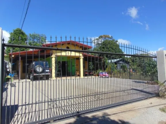 Se vende casa con amplio lote en Buena vista de Barva 23-1445 in Barva, Heredia — ₡ 145 000 000