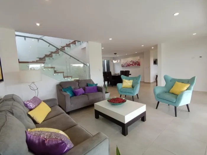 Venta casa de lujo en condominio exclusivo San Isidro Heredia in San Isidro, Heredia — $713,000 - Photo 2 of 6