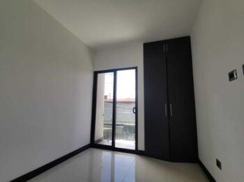 Venta de Casa en Moravia-San Vicente. RAH 25-992 en San Vicente, Moravia, San José — $175,000 - Foto 5 de 10