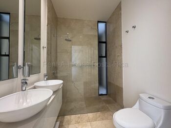 Casa moderna de lujo diseñada por arquitecto en Santa Ana Lindora #26-1654 GS en Pozos, Santa Ana, San José — $4,000 - Foto 4 de 14