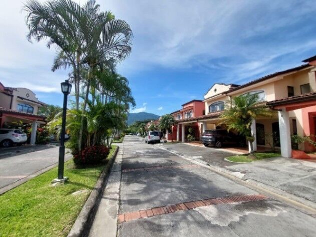 Venta de Maravillosa Casa  en Santa Ana / Mls. 26-671 OFC JB in Pozos, Santa Ana, San José — $190,000