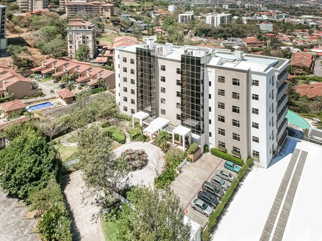 UN OASIS EN MEDIO DE LA CIUDAD in Escazú, San José — $403,079
