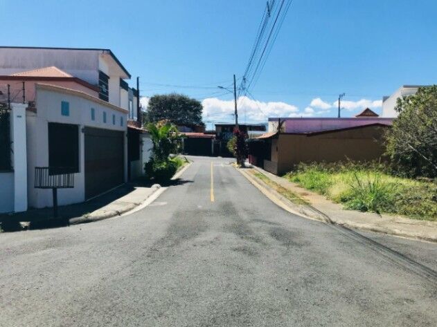 Se vende lote en Mercedes Heredia en $397,138 / 25-989 in Mercedes, Heredia — $397,138