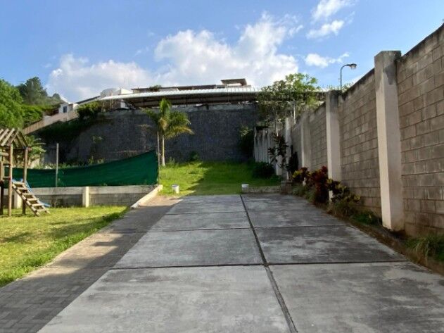 Venta lote exclusivo sin cuota condominal ideal para casa de lujo 26-1798 GS in Santa Ana, San José — $230,000