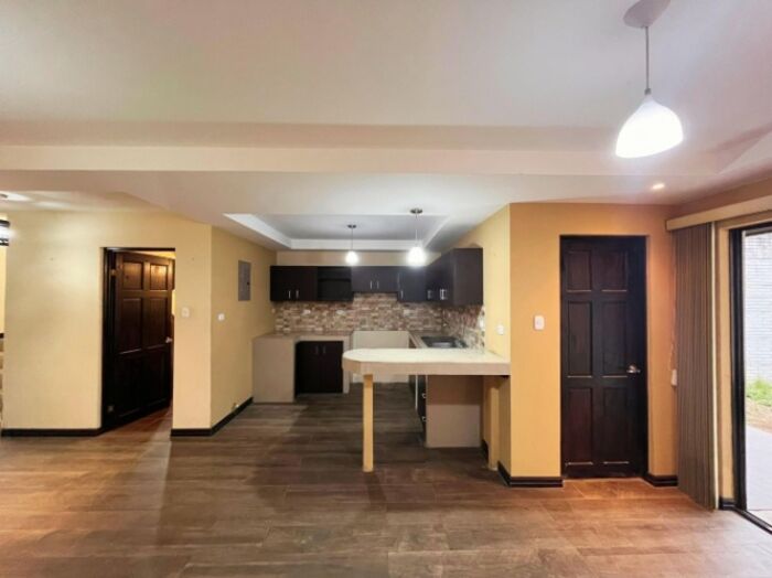 Venta de Casa en El Guarco, Cartago. RAH 25-1818 en San Isidro, El Guarco, Cartago — $154,000