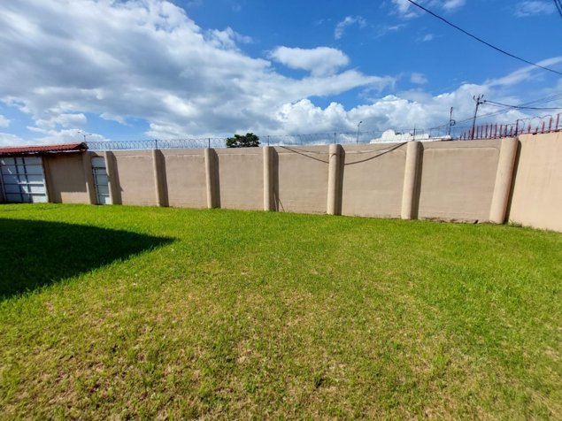 Lote venta en Santa Ana, comercial-Residencial. 5PDC9417283 en Santa Ana, San José — $1,900,000