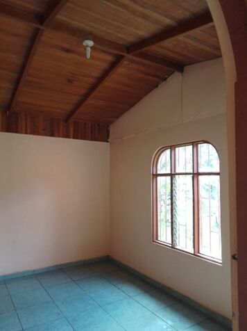 Casa para remodelar y 1+ hectare con rio, General Viejo, Perez Zeledon. in El General, Pérez Zeledón, San José — $249,999