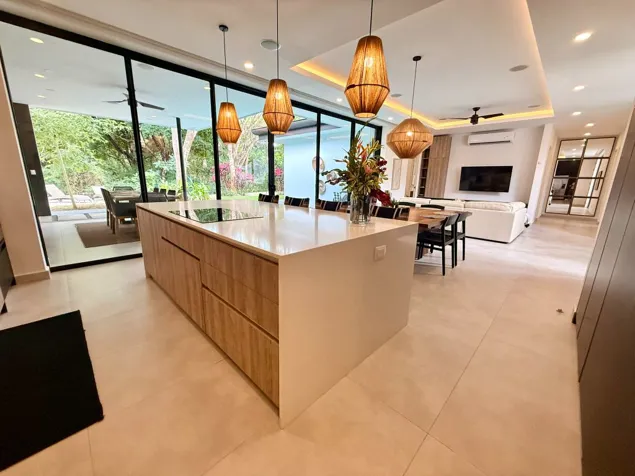 Signature Luxury Villa in Hacienda Pinilla en Tamarindo, Santa Cruz, Guanacaste — $1,250,000 - Foto 3 de 7