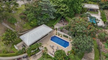 Apartamento Remodelado de 3 Hab en Condominio Vistas de Mayorca en San Rafael, Escazú, San José — 175 000 000 ₡ - Foto 2 de 34