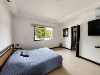 Venta de casa amplia con 4 parqueos, terraza y bodega #26-2264 GS en Brasil, Santa Ana, San José — $260,000 - Foto 4 de 14