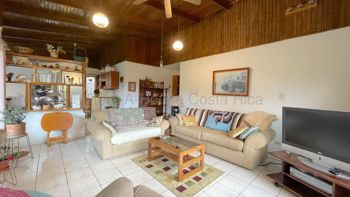Casa con buen terrero en venta, San Rafael de Escazu in San Rafael, Escazú, San José — $275,000 - Photo 2 of 27