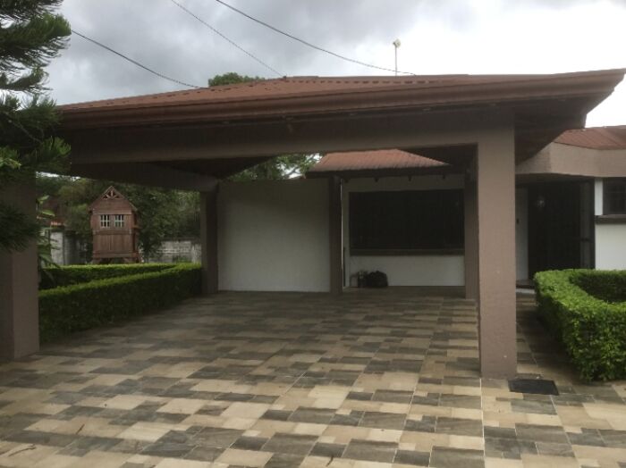 CASA DE 1000MTS EN VENTA EN UN AREA DE 4700MTS -GETSEMANY SAN RAFAEL DE HEREDIA  en Ángeles, San Rafael, Heredia — $473,000