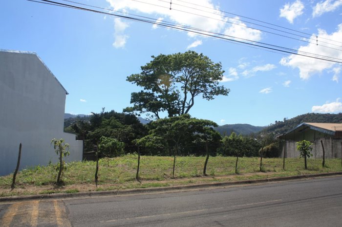 Vendo Lote en Lomas de Ayarco en Curridabat, San José — $280,000