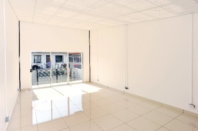 Local comercial cerca del Barrio Chino in Catedral, San José — ₡ 720 000