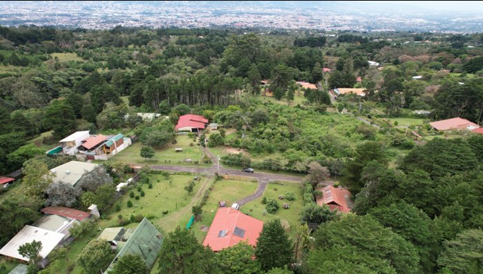 Casa Monte de la Cruz - Heredia in San Rafael, Heredia — $400,000 - Photo 3 of 29