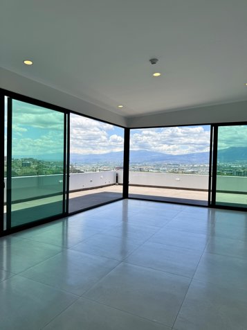 venta de Pent House en Escazu in Santa Ana, San José — $850,000 - Photo 2 of 23