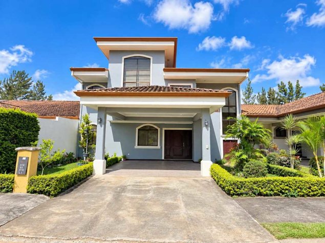 Venta de Casa de Lujo en Condominio, Cartago San Isidro in San Isidro, El Guarco, Cartago — $480,000
