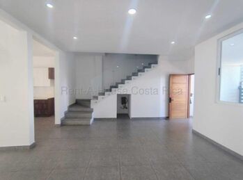 Venta de Casa Contemporánea en San Rafael de Heredia Dos niveles. RAH 26-1686 in San Josecito, San Rafael, Heredia — $315,000 - Photo 4 of 17