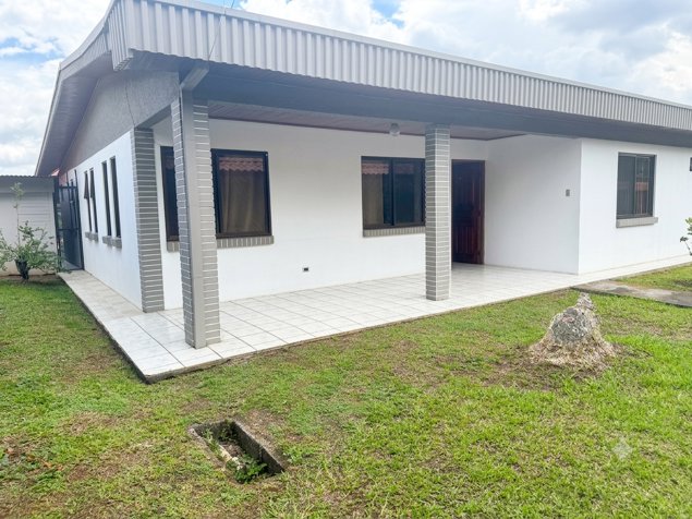 Venta de Casa en Barva de Heredia en Barva, Heredia — ₡ 135 000 000 - Foto 2 de 17