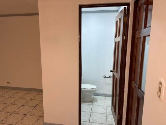 Alquiler de apartamento en Villas Jade, Tibás. RAH 26-805  in Anselmo Llorente, Tibás, San José — $1,200